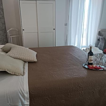 Casa Rosamari - Su Lago Di Posta Fibreno, Appartamento Con Camino 외부 사진